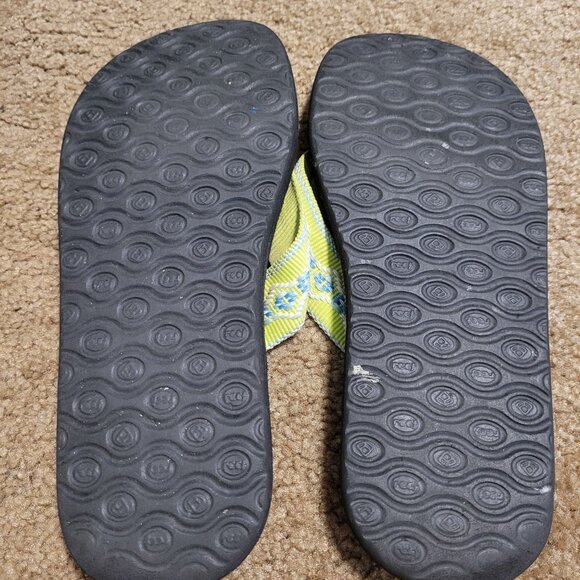 Women's Reef flip flops, size 7 - Picture 8 of 9